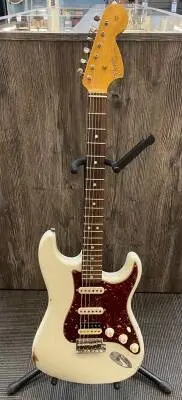 Fender Custom Shop S23 LTD 67 HSS STRAT REL Aged Olympic White 2